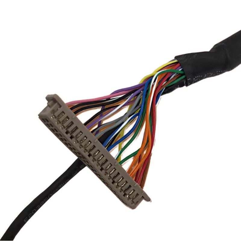 Pengumpulan kabel LVDS presisi dengan konektor aman dan pasangan terlindung, dirancang untuk stabilitas sinyal kecepatan tinggi